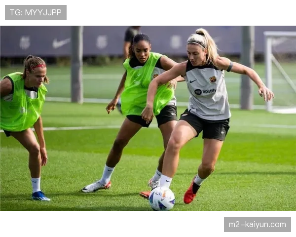 帕约尔荣膺女足盖德穆勒奖 巴萨女足前锋表现亮眼